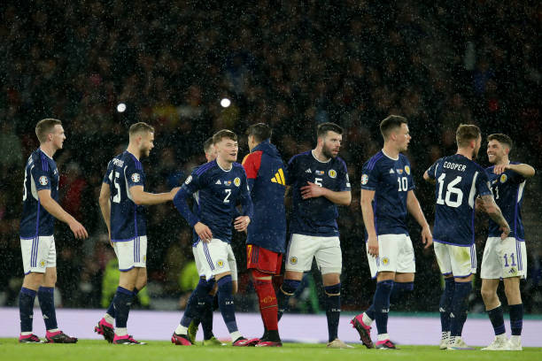 利物浦坐镇 利物浦坐镇